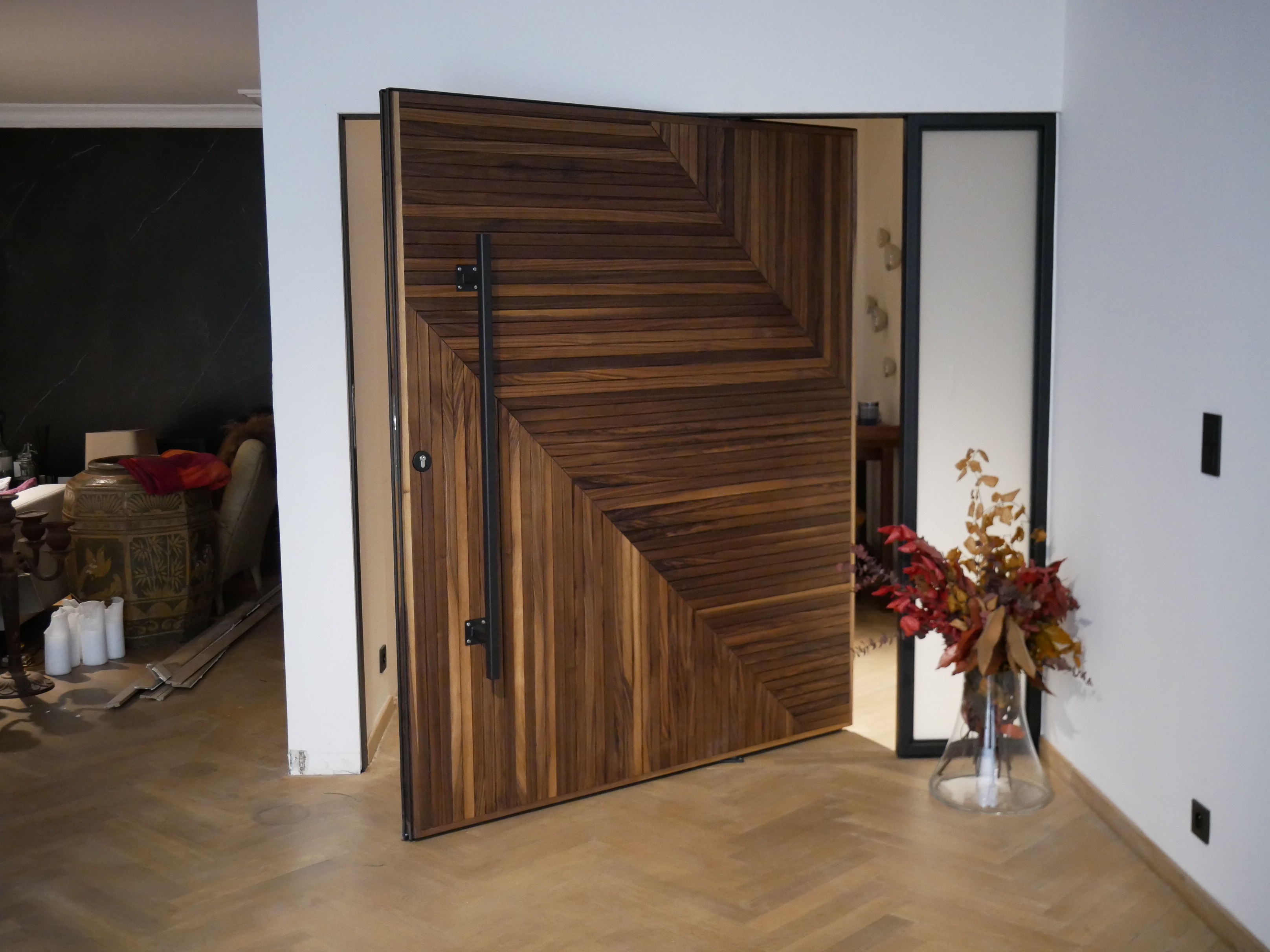 Porte Pivotante en Noyer