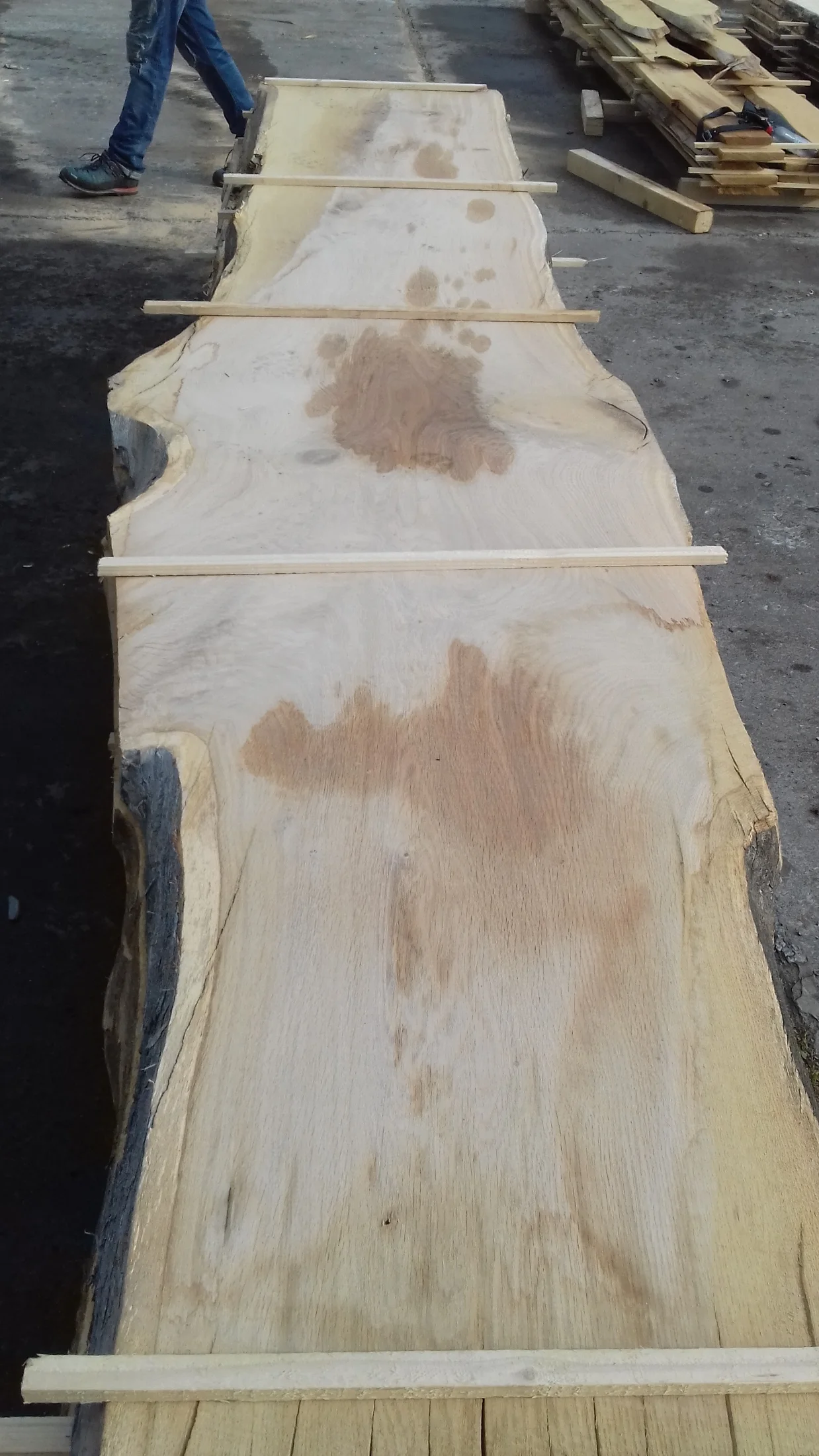 Pile de bois brut